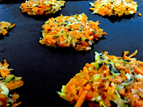 Läckra pannkakor från courgetter på snabba recept