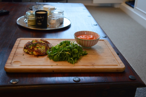 Läckra pannkakor från courgetter på snabba recept