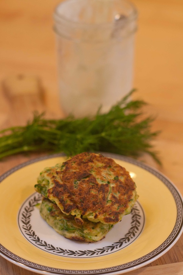 Läckra pannkakor från courgetter på snabba recept