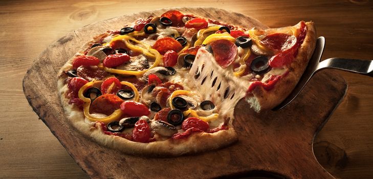 Recept av pizza i en stekpanna
