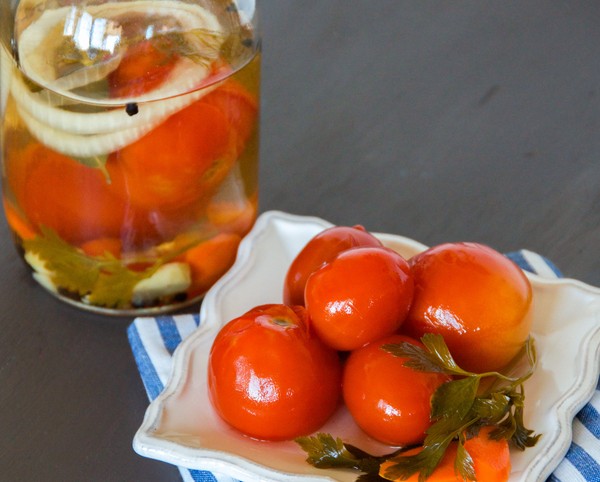 Tomater i gelatin för vintern - recept med lök, utan sterilisering. Skördade inlagda tomater i gelatin för vintern Tomater i gelatin för vintern - recept med lök, utan sterilisering. Skördade inlagda tomater i gelatin för vintern