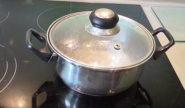 Tomater i gelatin för vintern - recept med lök, utan sterilisering. Skördade inlagda tomater i gelatin för vintern