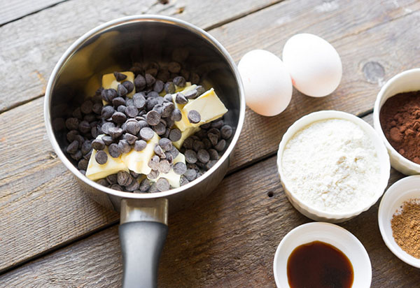 Ett enkelt recept: brownie, som smälter i munnen