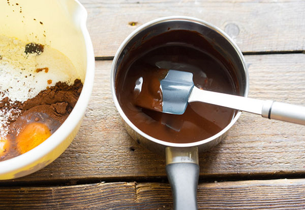 Ett enkelt recept: brownie, som smälter i munnen