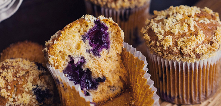 Ett enkelt recept: mjuka muffins för dem som är kär i efterrätter