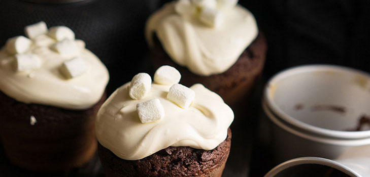Ett enkelt recept: festliga chokladmuffins med ganash