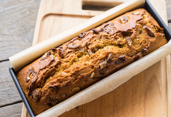 Recept för fantastiskt krämig honungskaka med datum och nötter