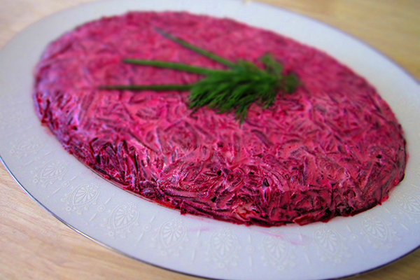 Recept på sill under pälsen för nytt år hemma - klassisk, rulla, med äpple steg för steg