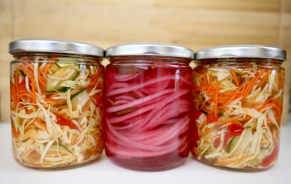 Recept från kål till vintern: goda sallader, räkor utan vinäger, med aspirin, utan sterilisering