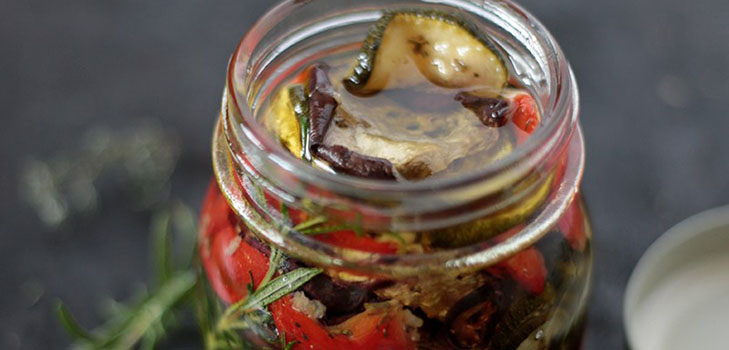 Sallader från courgetter till vintern är snabba och välsmakande: recept med steg-för-steg-bilder