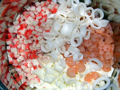Räksallad med krabba pinnar