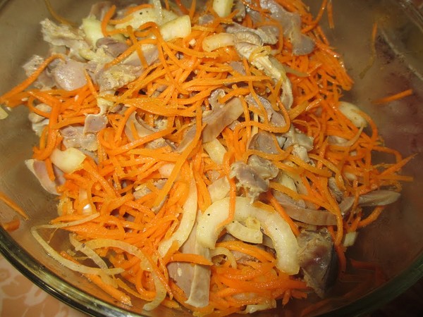 Sallad av kycklingmage