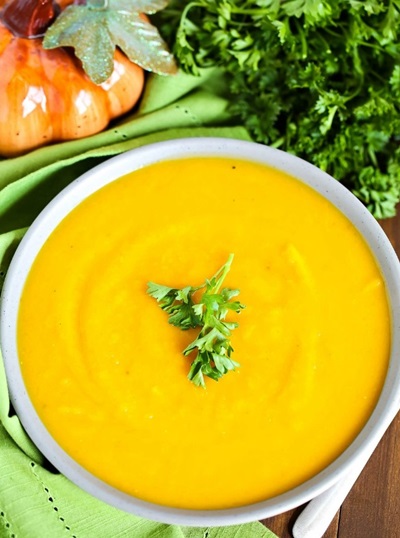 Pumpasoppa med grädde, kyckling, morötter, selleri: ett steg för steg recept för snabb och läcker pumpasoppa för viktminskning och en baby