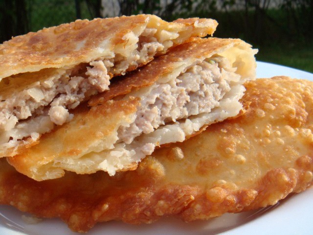 chebureks på kokande vatten