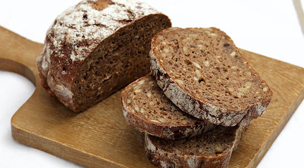 Ett recept på gott och hälsosamt bröd med bovete flingor