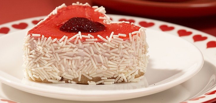Tårta i form av hjärta den 14 februari, recept med foto