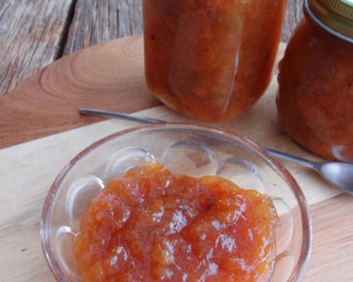 Jam från feijoa utan matlagning, ett recept på levande sylt med ett foto