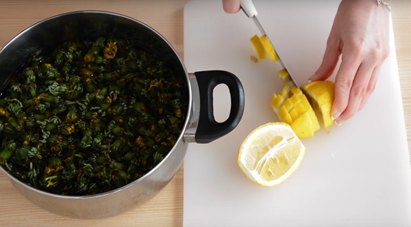 Jam och honung från maskrosor med citronsyra och utan syra