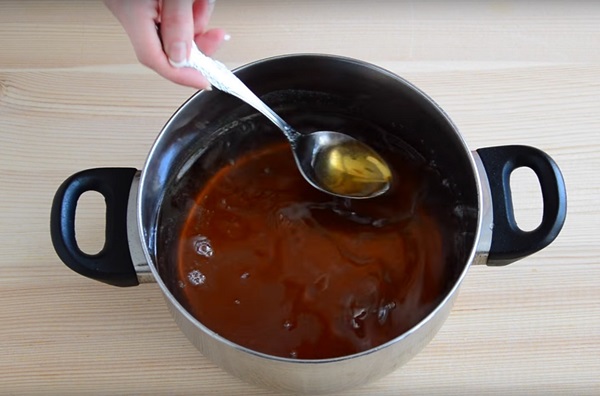Jam och honung från maskrosor med citronsyra och utan syra