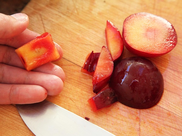 Så brygga sylt från en plommon med en sten och pitted - enkla recept