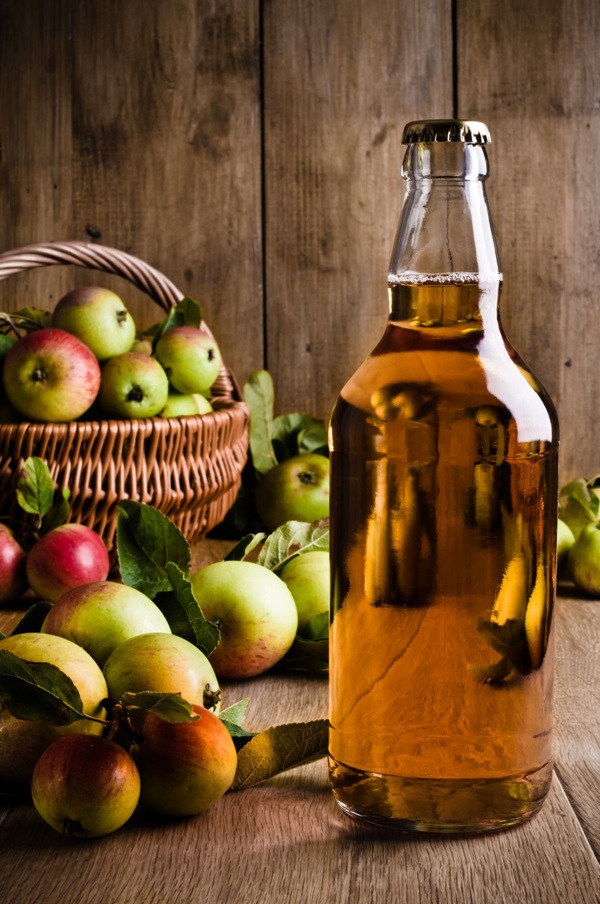 Hemlagat vin från äpplen