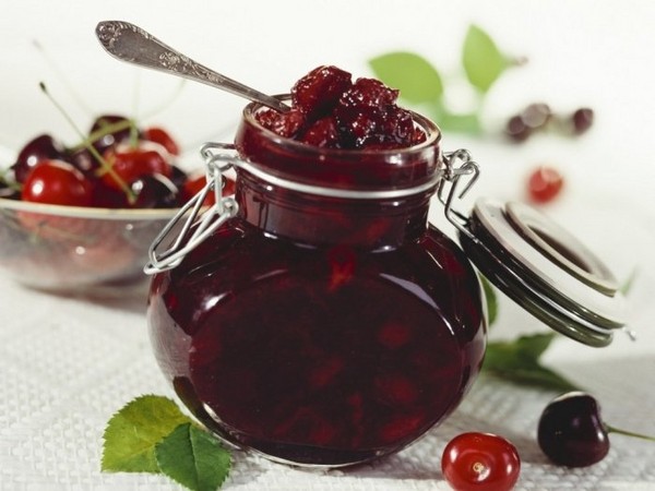 Körsbär för vintern - recept - sylt med frön och pitted, Fem minuters, sylt, gelé utan gelatin, körsbärskompot Körsbär för vintern - recept - sylt med frön och pitted, Fem minuters, sylt, gelé utan gelatin, körsbärskompot