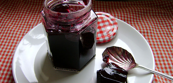 Läckra gelé från svartbär - recept
