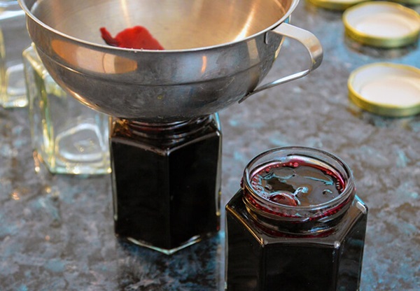 Läckra gelé från svartbär - recept