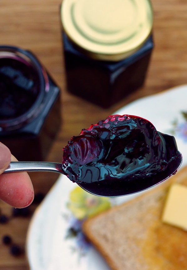 Läckra gelé från svartbär - recept