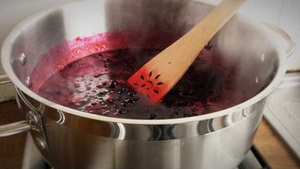 Läckra gelé från svartbär - recept