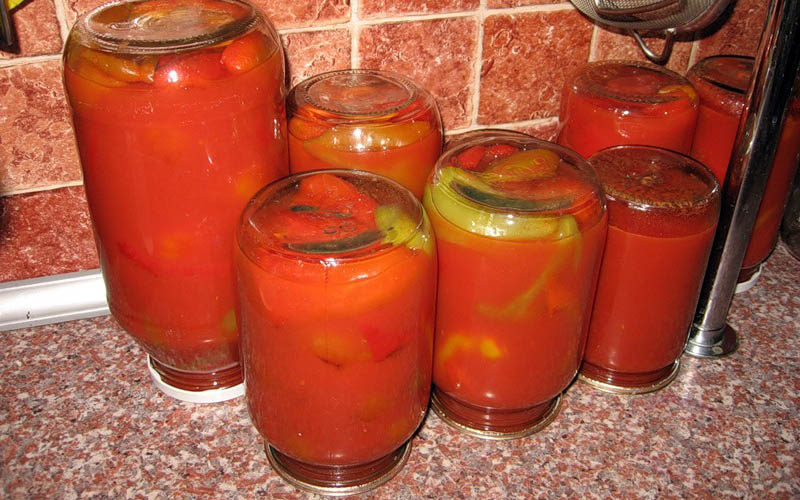 Bulgarisk peppar i tomat