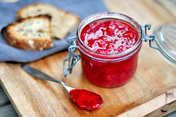 Gelé från jordgubbar till vintern, recept