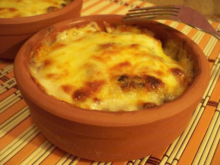 Julienne med kyckling och svamp: hur man lagar mat hemma