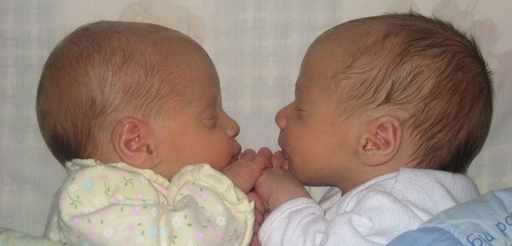 Vad är sannolikheten för att bli gravid med tvillingar?