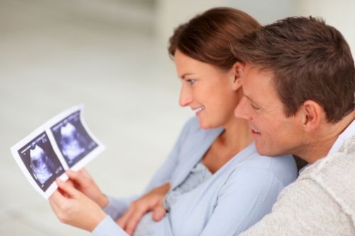 Vad är sannolikheten för att bli gravid med tvillingar?