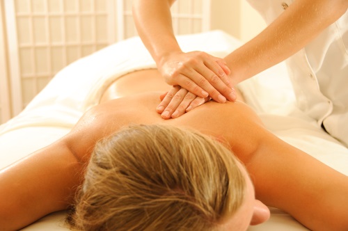 Massage för vuxna: behandling av bronkit