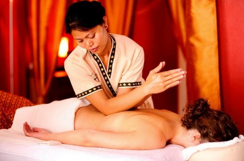 Thai massage i CROWN THAI SPA - en touch av lycka