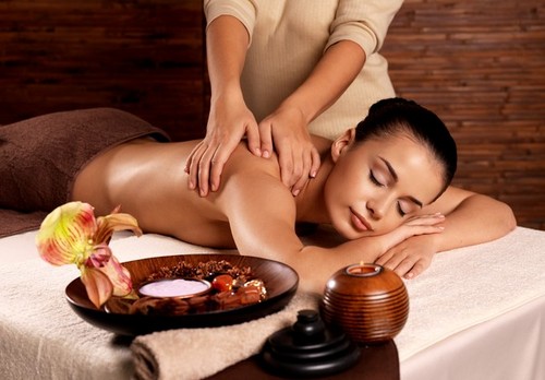 Thai massage i CROWN THAI SPA - en touch av lycka